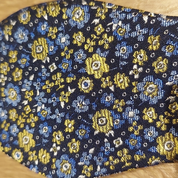 Tommy Hilfiger - Flower Pattern Bow Tie - Picture 7 of 7